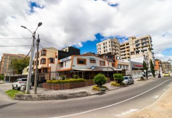 Ayenda 1087 La Estacion allows 18 year olds to book a room