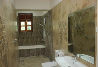 Heritage Eco Resort Kelaniya has Balcony rooms