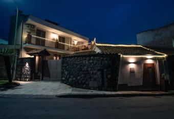 B&B La Casetta has Balcony rooms