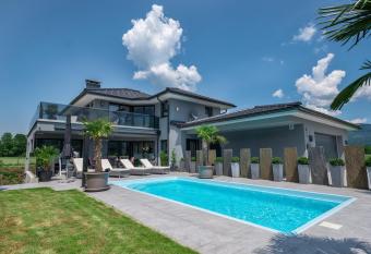 Luxuri  se Penthaus Wohnung has Balcony rooms