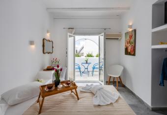 Aegeon Garden has Balcony rooms