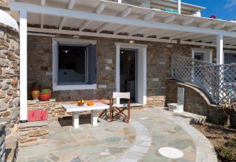 Margarita Countryside Studios has Balcony rooms