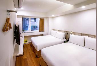 Apause Inn allows 18 year olds to book a room