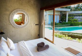 The Elementum has Balcony rooms