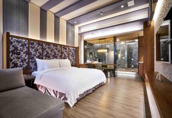 So Fun Hotel has rooms with a private hot tub