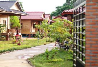 The Hidden Oasis Bungalows has Balcony rooms