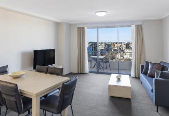 Oaks Sydney Castlereagh Suites has Balcony rooms