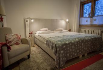 Go  ciniec i Herbaciarnia Pod Z  ot     y  w   has Balcony rooms