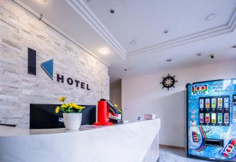 K Hotel 14 allows 18 year olds to book a room