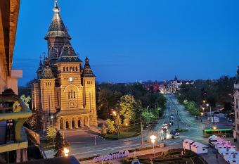 Central View Apartment has Balcony rooms