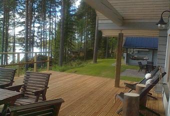 Kalaranta Cottage has Balcony rooms