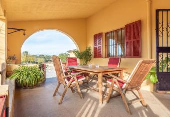 Sa Raconada has Balcony rooms