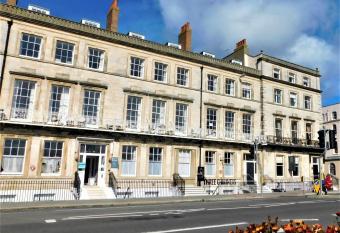 Hotel Mon Ami-The Jubilee Hotel allows 18 year olds to book a room