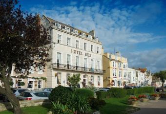 Hotel Rex allows 18 year olds to book a room