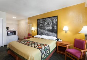 Super 8 by Wyndham Bakersfield South CA has Smoking rooms