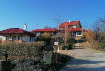 Penzion Nad jezerem has Balcony rooms