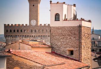 Hotel Torre Guelfa Palazzo Acciaiuoli allows 18 year olds to book a room