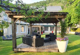 Le Castelet allows 18 year olds to book a room