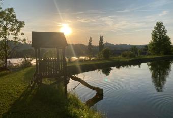 Bauernhof Flucher-Plaschg has Balcony rooms