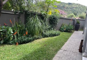 Toro Guest House has Balcony rooms