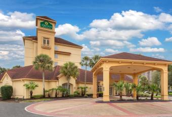 La Quinta Inn & Suites by Wyndham Jacksonville Butler Blvd allows 18 year olds to book a room