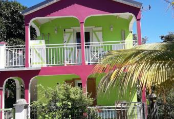 Coin tranquille has Smoking/Balcony rooms