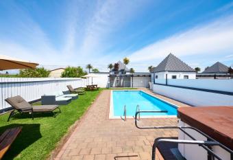 Rolleston Motel Thames - Wenzel Motels allows 18 year olds to book a room