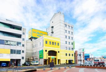 Hotel Select Inn Nishinasuno allows 18 year olds to book a room