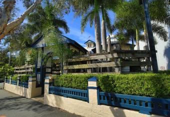 Brisbane Manor has Balcony rooms