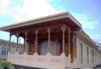 New Lucky Star Group of Houseboats has Balcony rooms