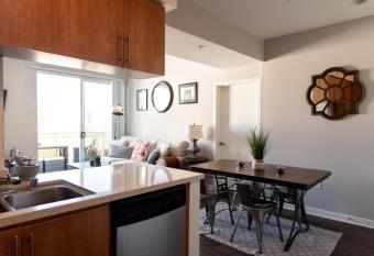 Santa Monica 2 Bed/ 2 Bath has Balcony rooms