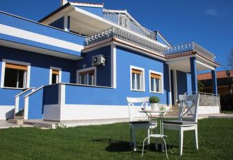 Villa Le Garden has Balcony rooms