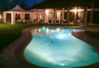 Motel Cosmera has Balcony rooms