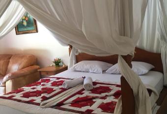 Barclona Guesthouses Lovina has Balcony rooms
