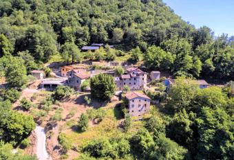Agriturismo Pian di Fiume has Balcony rooms