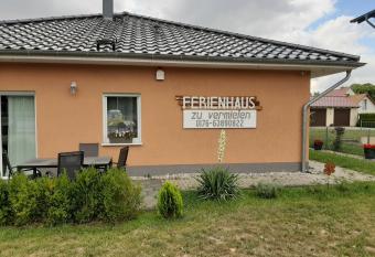 Am Bahnhof has Balcony rooms