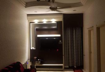 Ma Maison Homestay Taman Daiman Jaya Kota Tinggi has Balcony rooms