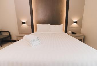 So good Hotel Bangkok has rooms with a private hot tub