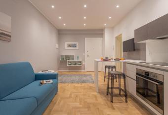 Linda House has Balcony rooms