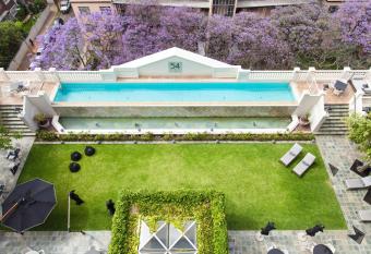 54 on Bath has rooms with a private hot tub