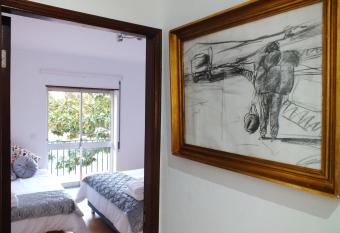 Clarinha House has Balcony rooms