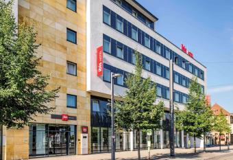 ibis Heilbronn City allows 18 year olds to book a room