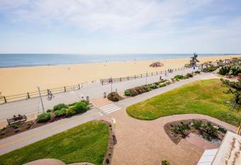 Hampton Inn Virginia Beach-Oceanfront North has Balcony rooms
