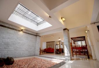 Hill House Waves and Shores has Smoking/Balcony rooms