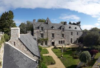 H  tel Les Empreintes has Balcony rooms