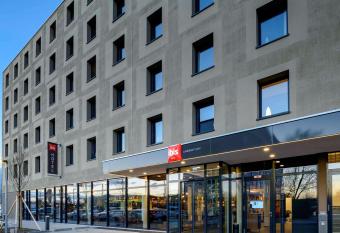 ibis Landshut City allows 18 year olds to book a room