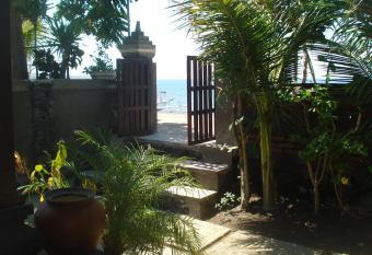 Bulih Beach Bungalows has Balcony rooms