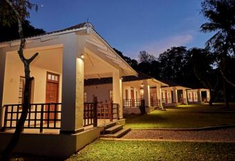 Hirvate Estate / Crawford House has Balcony rooms