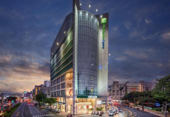Holiday Inn Express Taichung Park, an IHG Hotel allows 18 year olds to book a room