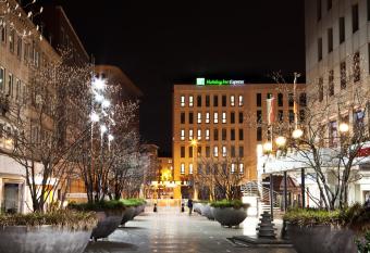 Holiday Inn Express - M  lheim - Ruhr, an IHG Hotel allows 18 year olds to book a room